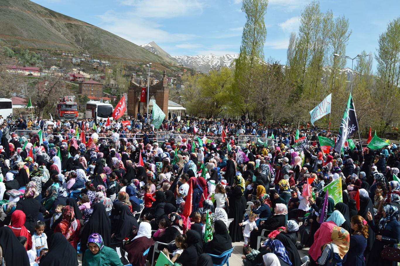 Bitlis salavatlarla yankılandı Bitlis salavatlarla yankılandı